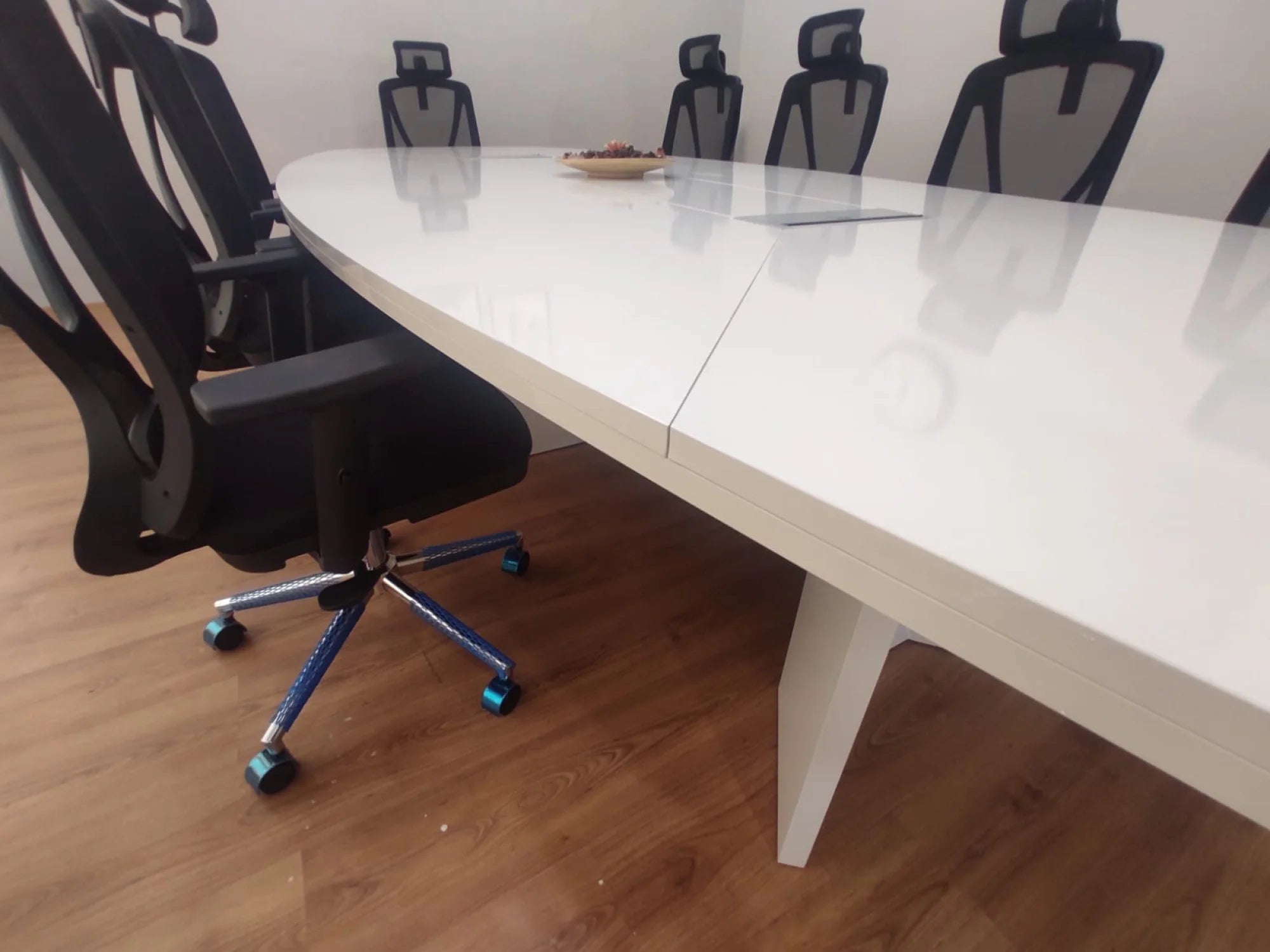 Büyük Oval Toplantı Masası Beyaz ISTANBUL