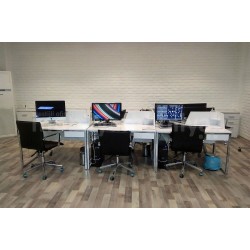 M. Karahan Bound For Glory Hunters Fashion Mobilier De Bureau