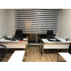 Triple Seater Bureau Plat Mobilier M. Bucarest