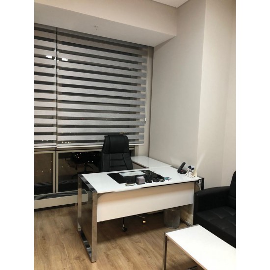 Triple Seater Bureau Plat Mobilier M. Bucarest Triple Seater Bureau Plat Mobilier M. Bucarest