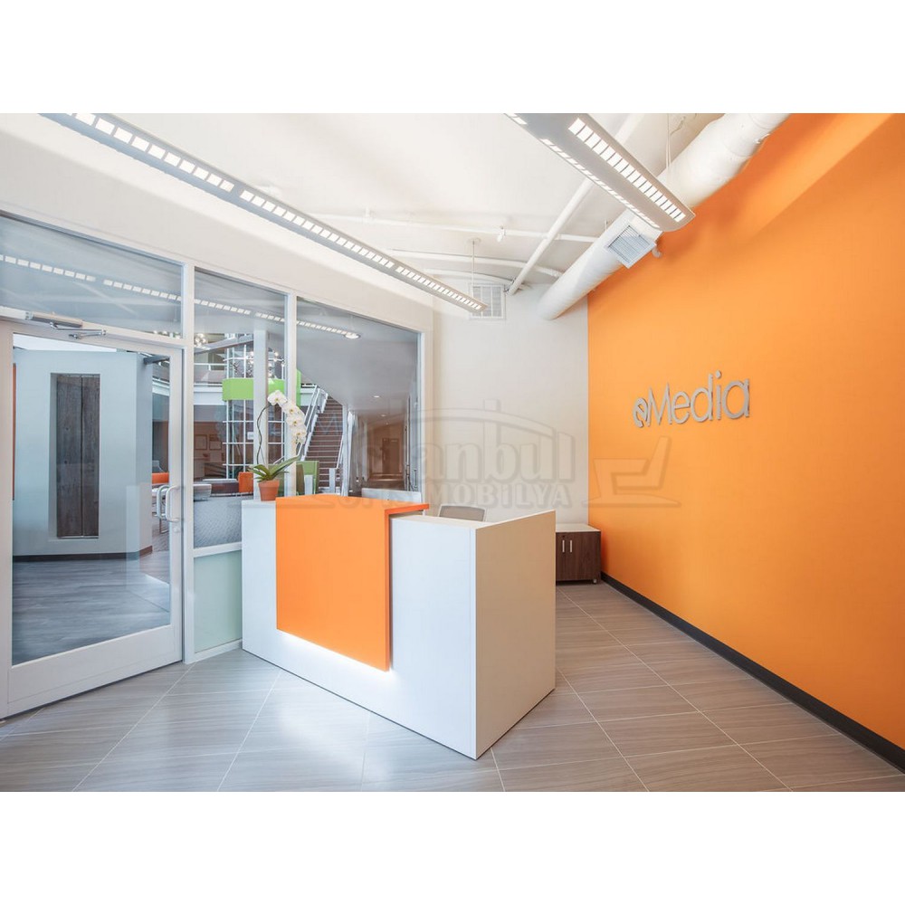 Parma Large Bureau De Réception