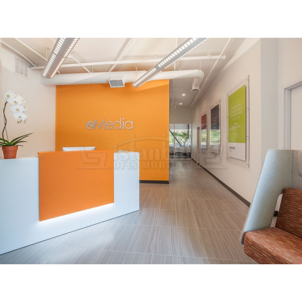 Parma Large Bureau De Réception