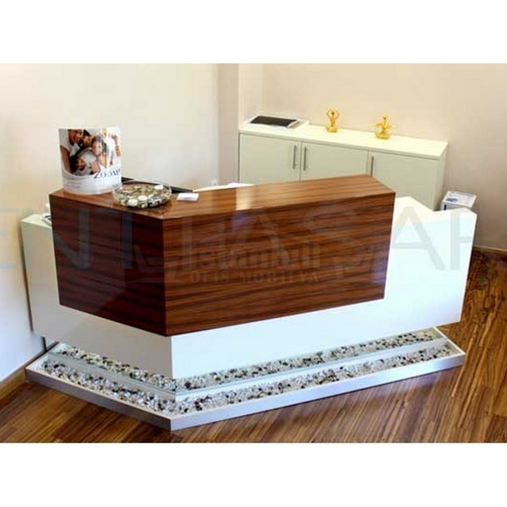 ضخمة بحيرة كونترتوب أريتسو