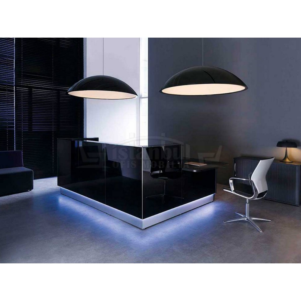 مكاتب بحيرة حالة ميلان