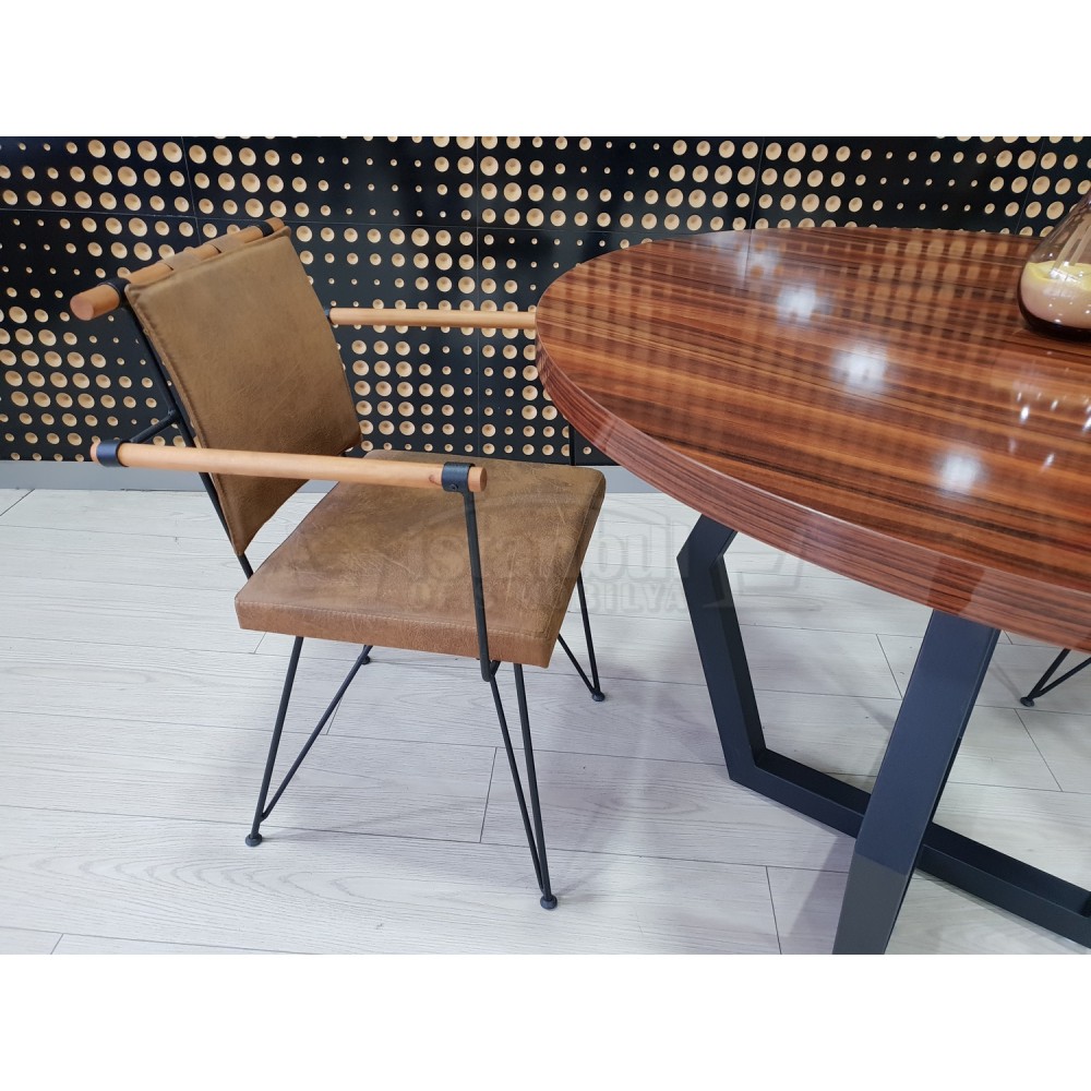 Table Ronde Réunion À Dubaï