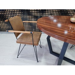 Table Ronde Réunion À Dubaï