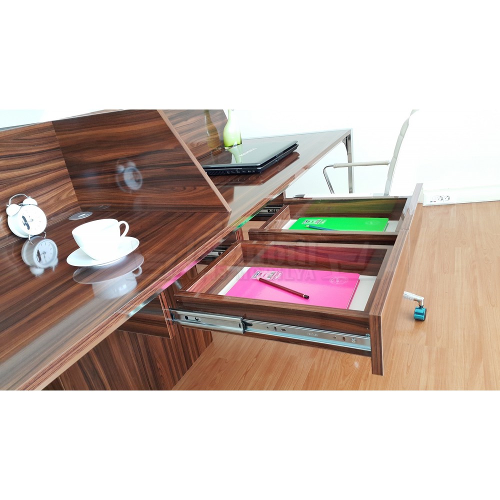 Apple Pour Quatre Personnes Bureau Poste De Travail