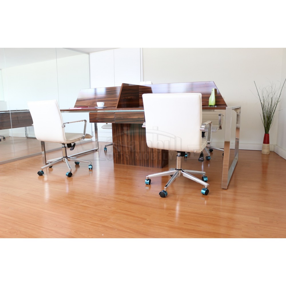 Apple Pour Quatre Personnes Bureau Poste De Travail