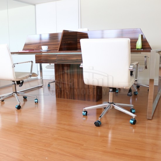 Apple Pour Quatre Personnes Bureau Poste De Travail