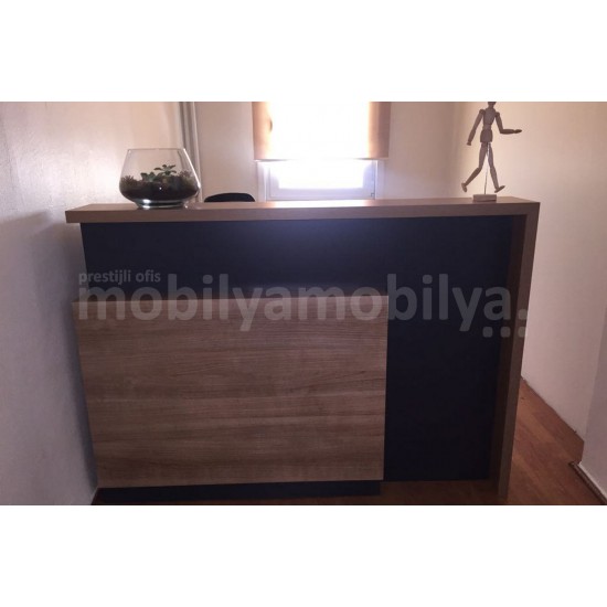 Mme Taksim Réunion Tulip Table Mme Taksim Réunion Tulip Table