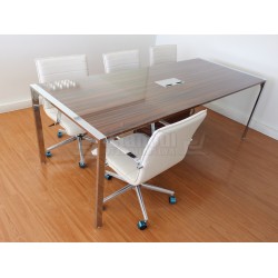 Les Côtés D'Apple Réunion Ouverte Table Socket Système