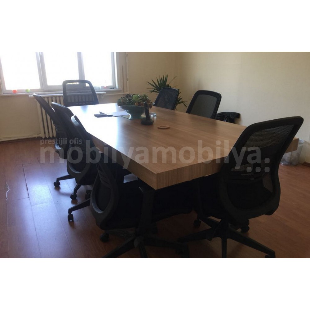 Mme Taksim Bureau Tulipes Mobilier