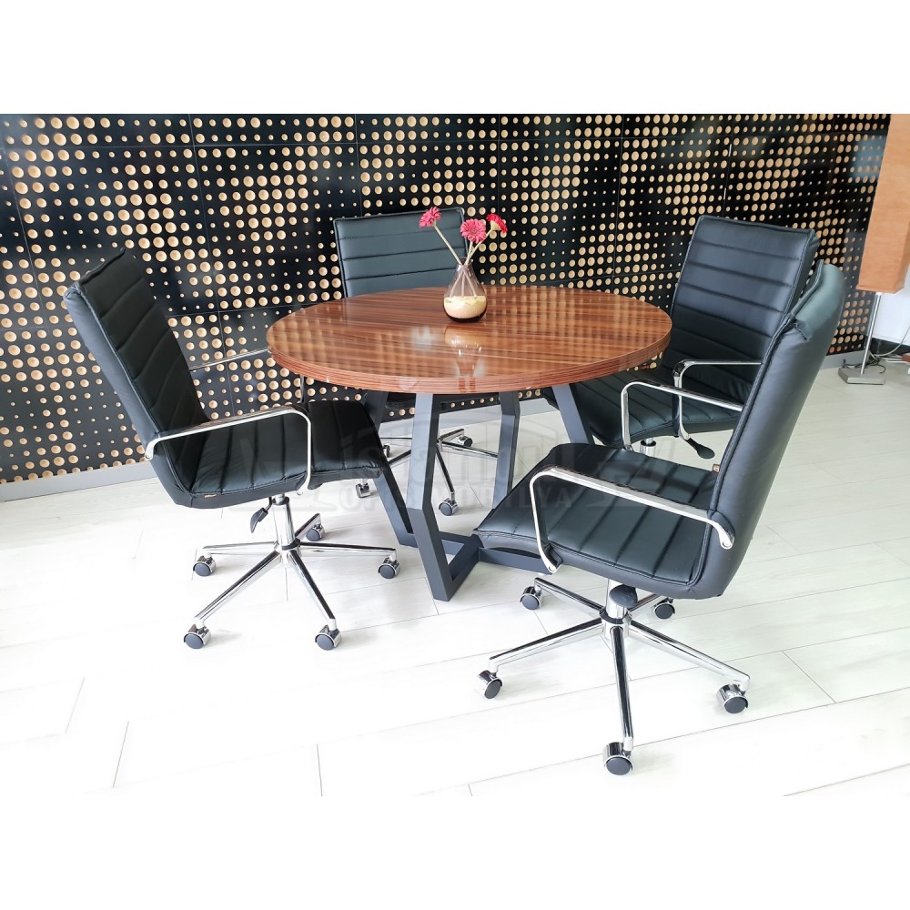 Table Ronde Réunion À Dubaï