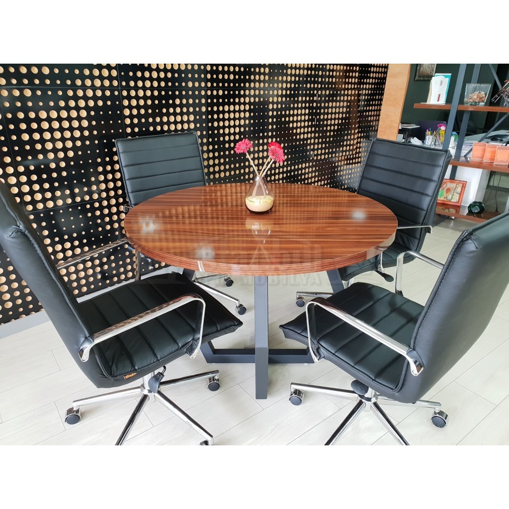 Table Ronde Réunion À Dubaï