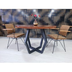 Table Ronde Réunion À Dubaï