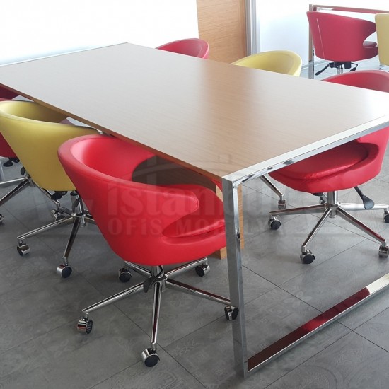 Espace Bibliothèque Publique Et Postes De Travail