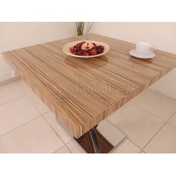 Table Carrée De Réunion À Vienne