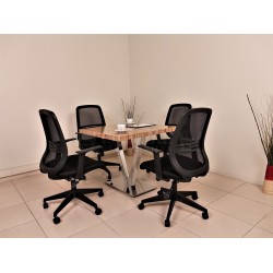 Table Carrée De Réunion À Vienne