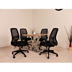 Table Carrée De Réunion À Vienne