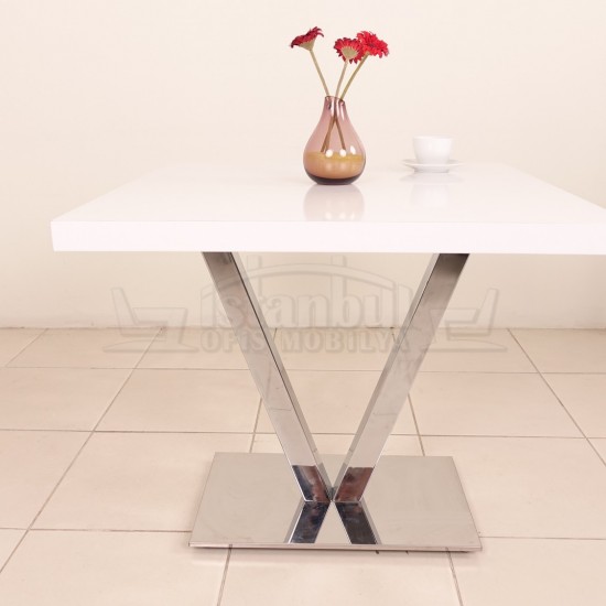 Table Carrée De Réunion À Vienne