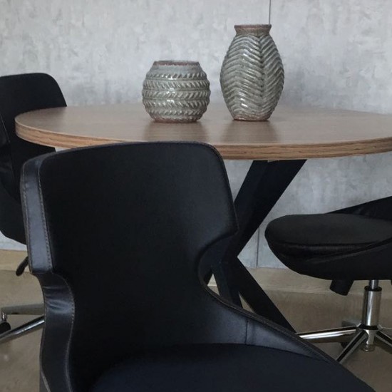 Table Ronde Réunion À Hanovre