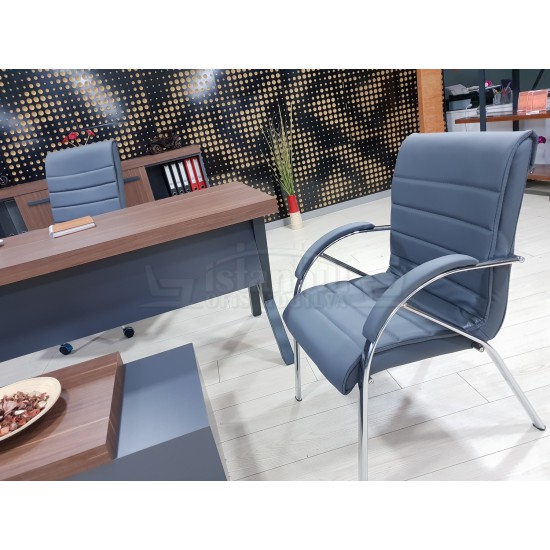 Ligne Stable Guest Chair