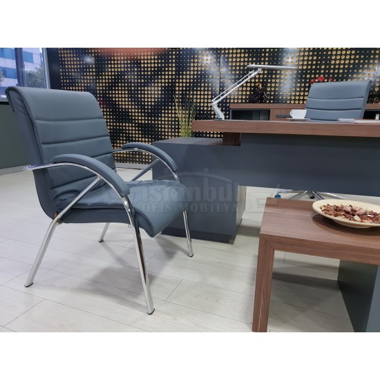 Ligne Stable Guest Chair