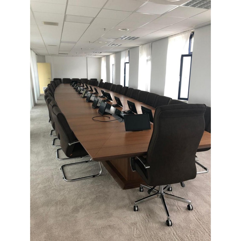 Réunion De La Table En Bois