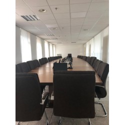 Réunion De La Table En Bois