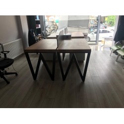 Bureau Pour Quatre Personnes