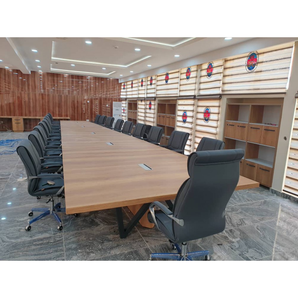 Grande table de réunion