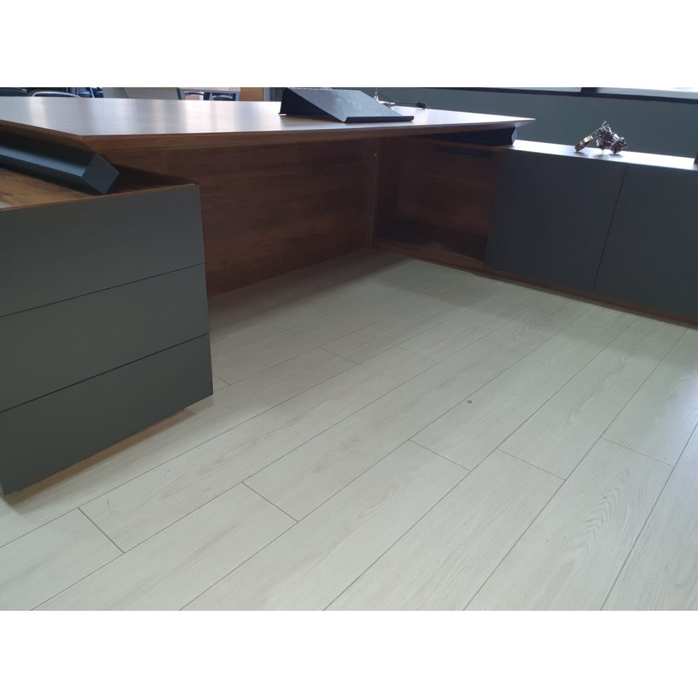 Signature Et Ensembles Executive Noyer Lac