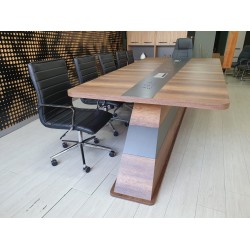 Grande table de réunion
