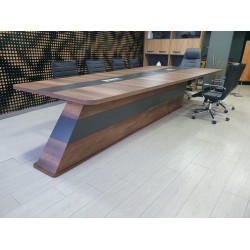 Grande table de réunion