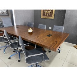 Réunion De La Table En Bois