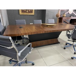 Réunion De La Table En Bois