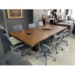 Réunion De La Table En Bois