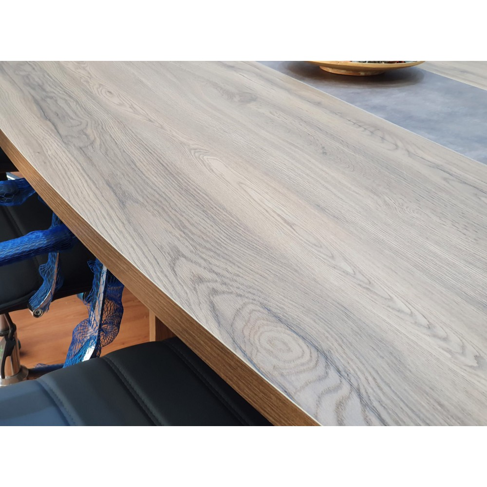 Böyük Oval Görüş Masası