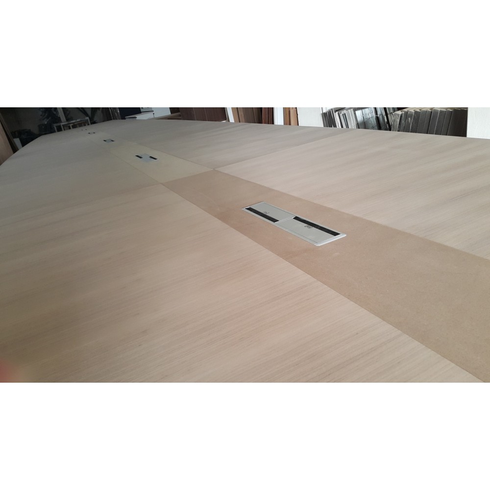 Réunion De La Table En Bois