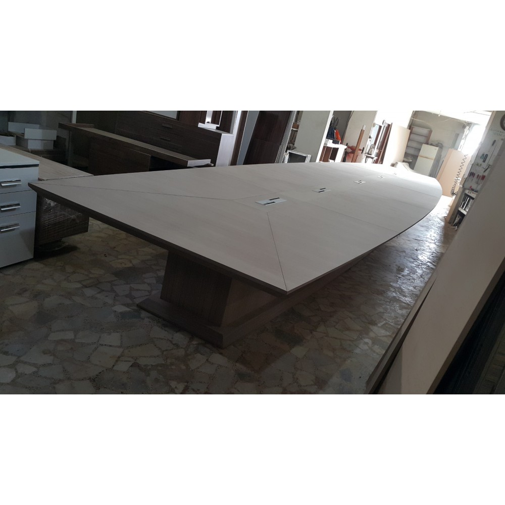 Réunion De La Table En Bois