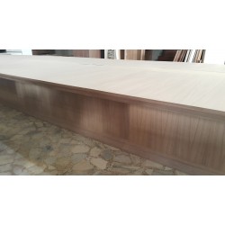 Réunion De La Table En Bois