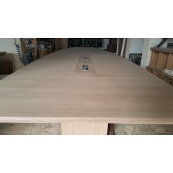 Réunion De La Table En Bois
