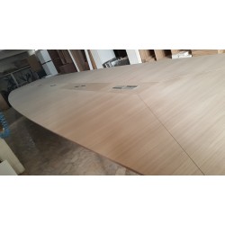 Réunion De La Table En Bois