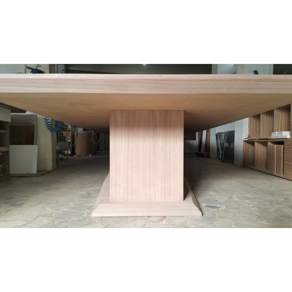 Réunion De La Table En Bois