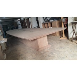 Réunion De La Table En Bois