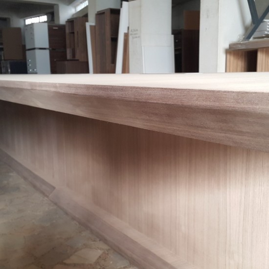 Réunion De La Table En Bois