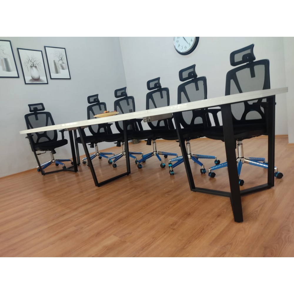 Böyük Oval Görüş Masası Blanc