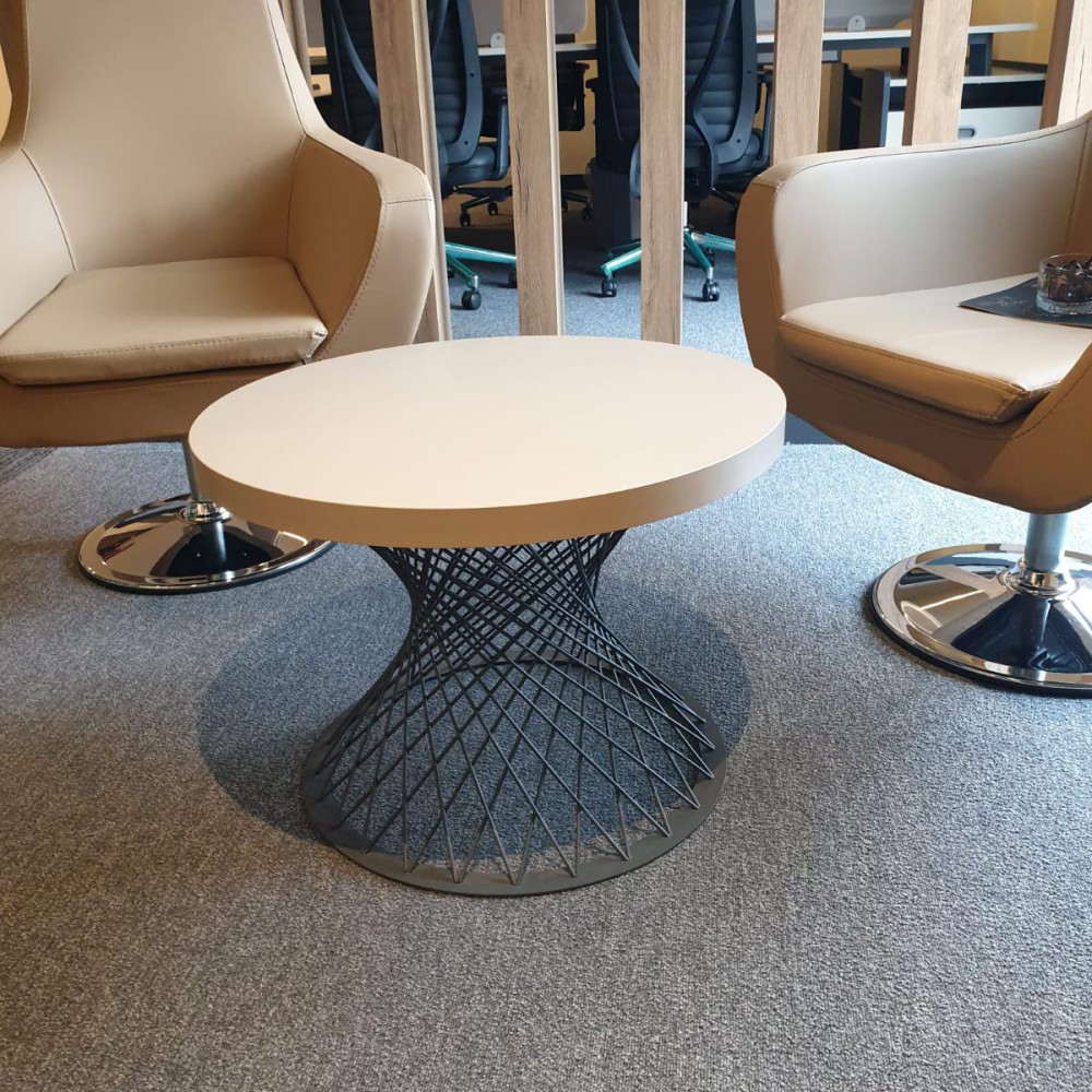 Table basse de devant de bureau Eiffel