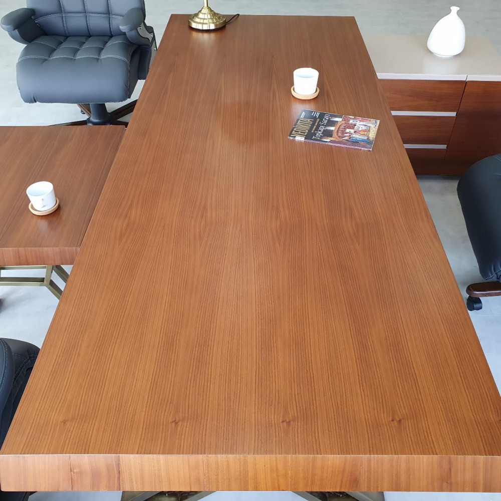 Ensemble de bureau exécutif doré