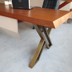 Ensemble de bureau exécutif doré